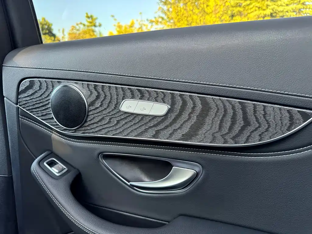 Mercedes-Benz C-Class — миниатюра 13