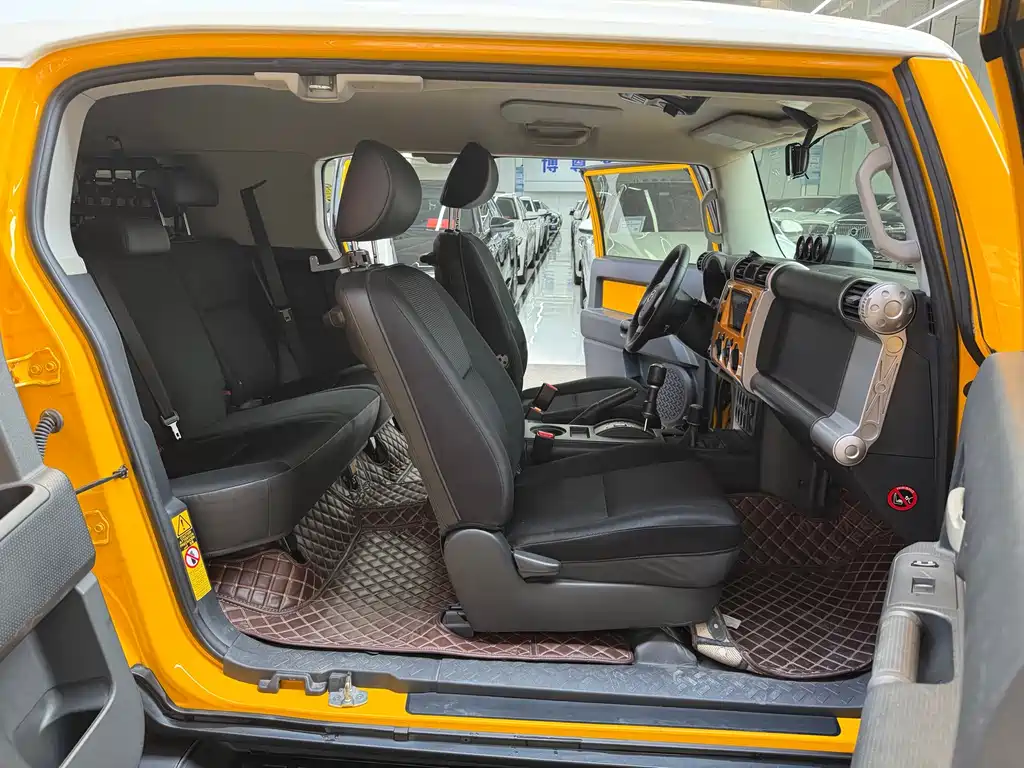 Toyota FJ Cruiser — миниатюра 14