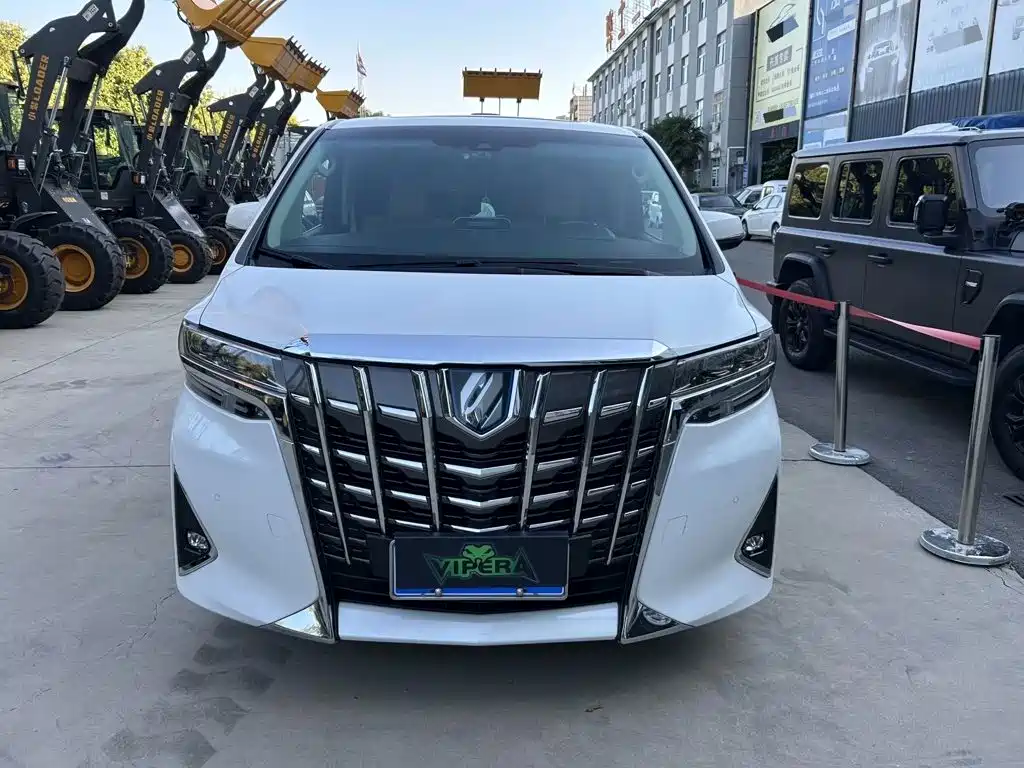 Toyota Alphard — миниатюра 2