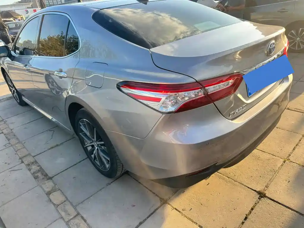 Toyota Camry — миниатюра 4