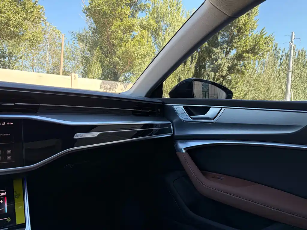 Audi A7L — миниатюра 18