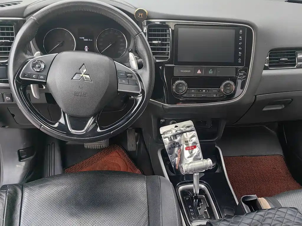 Mitsubishi Outlander — миниатюра 6