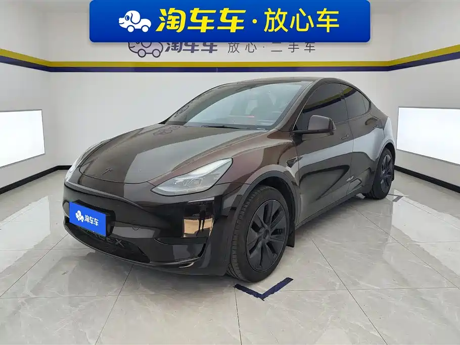 Tesla Model Y 2024
