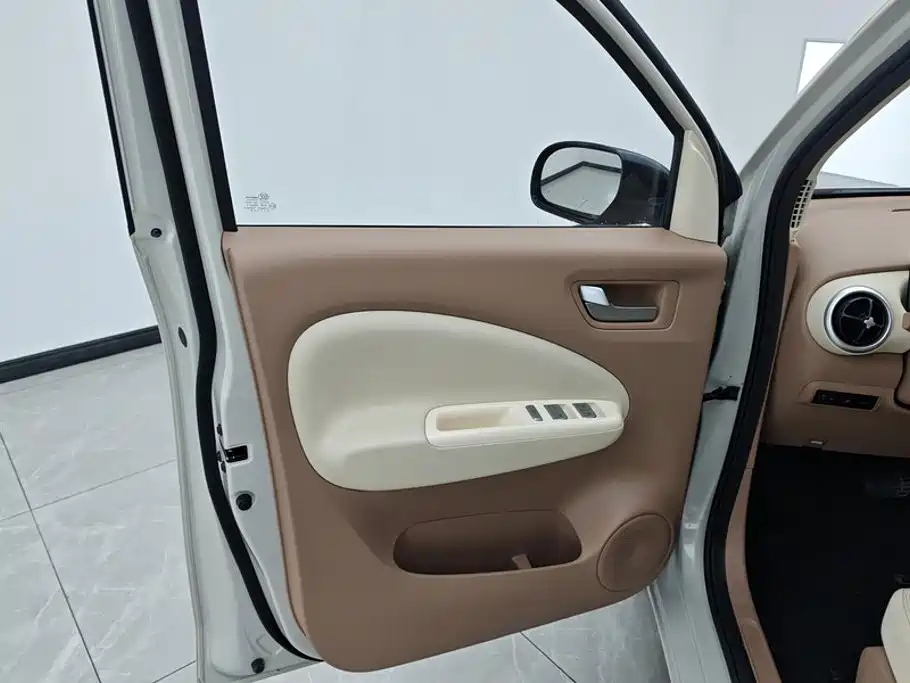 Wuling MINIEV — миниатюра 7