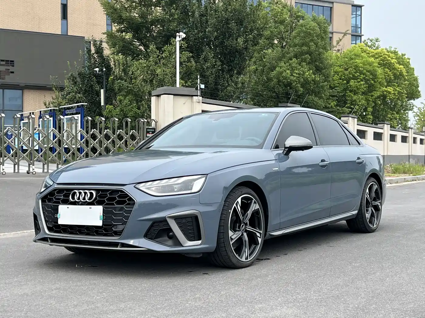 奥迪A4L 2022款 40 TFSI quattro RS套件燃速型 2022