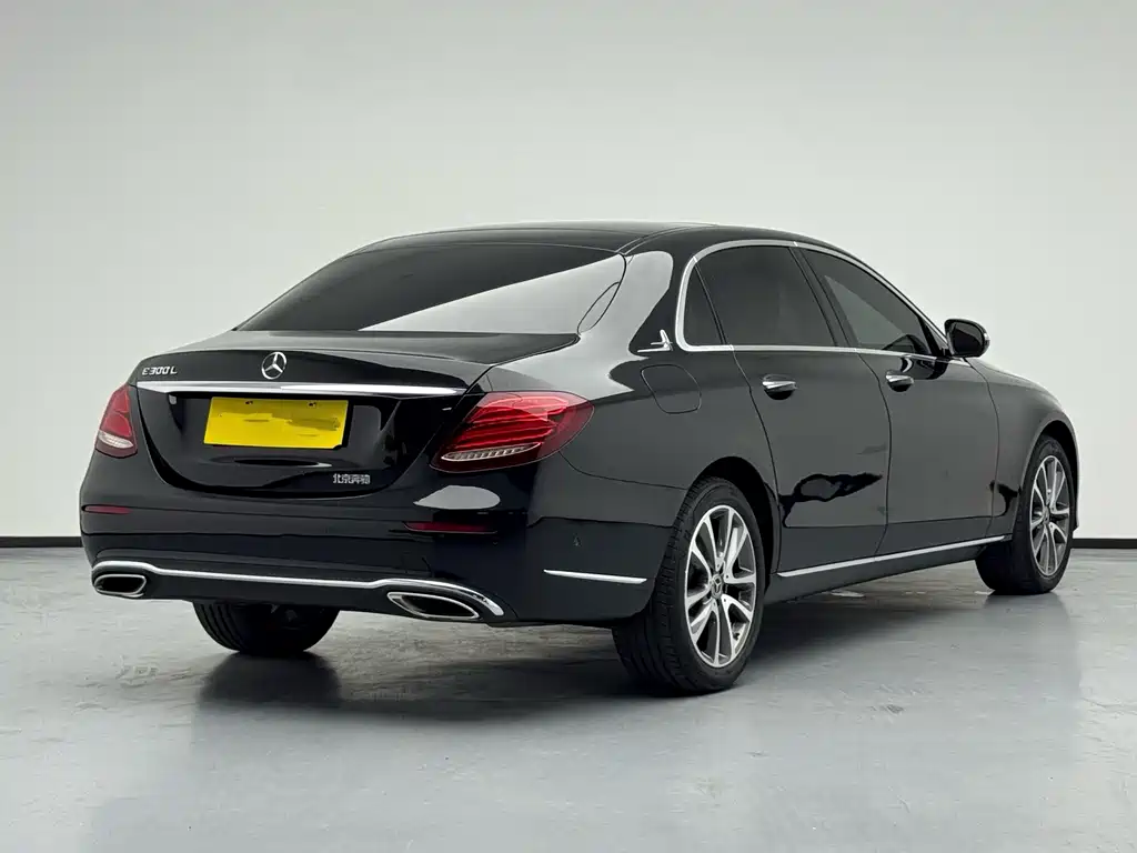 Mercedes-Benz E-Class — миниатюра 4