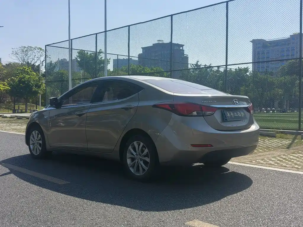 Hyundai Elantra 2016 1.6L AT