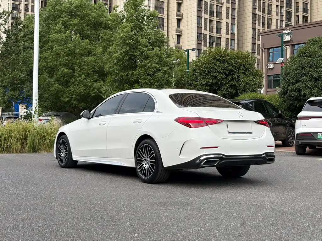 Mercedes-Benz C-Class — миниатюра 7