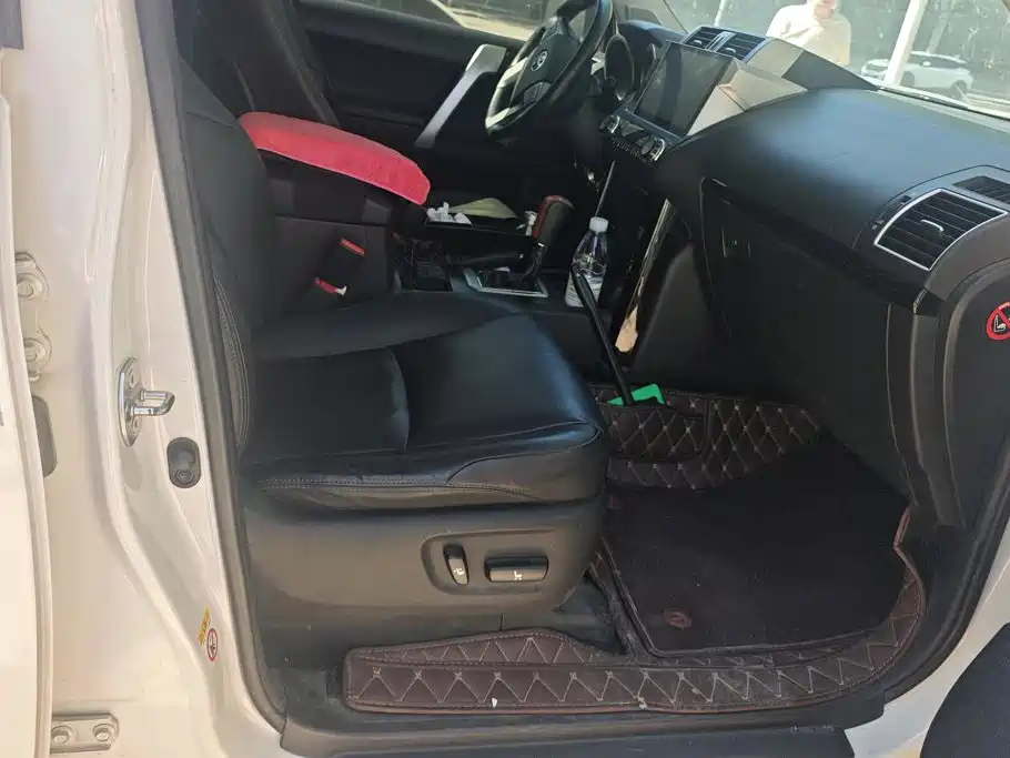 Toyota Prado — миниатюра 8