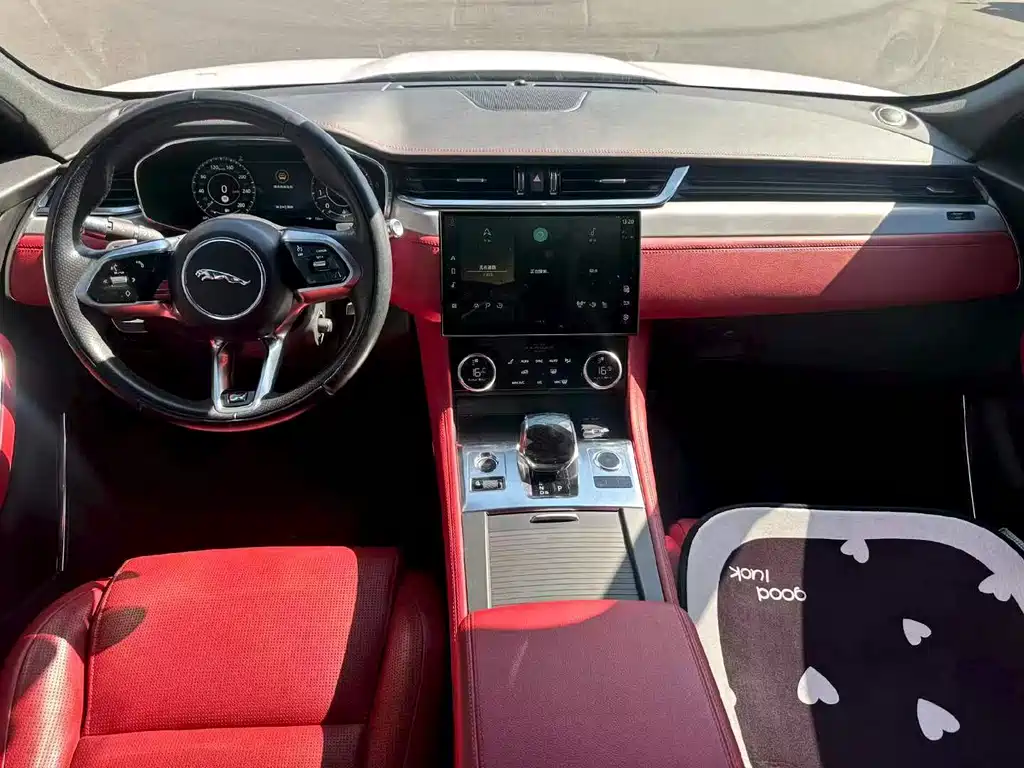 Jaguar F-PACE — миниатюра 5