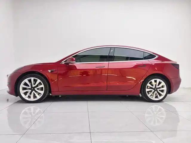 Tesla Model 3 — миниатюра 8