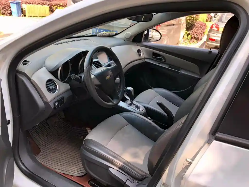 Chevrolet Cruze 2013 1.8L SX AT