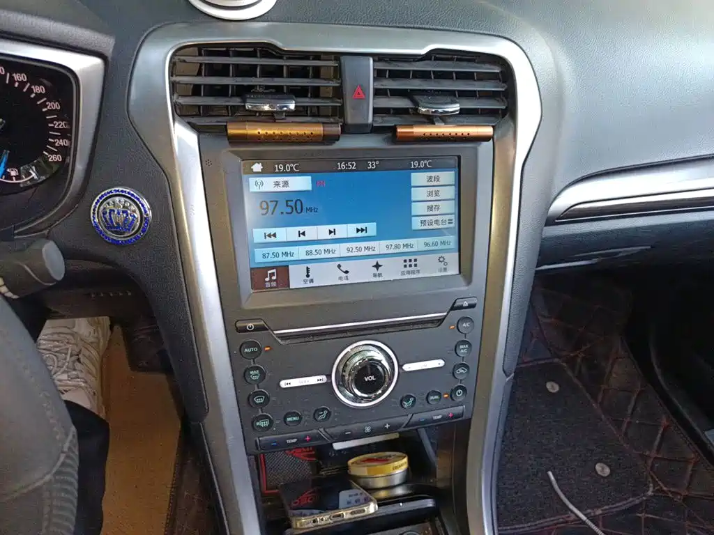Ford Mondeo — миниатюра 14