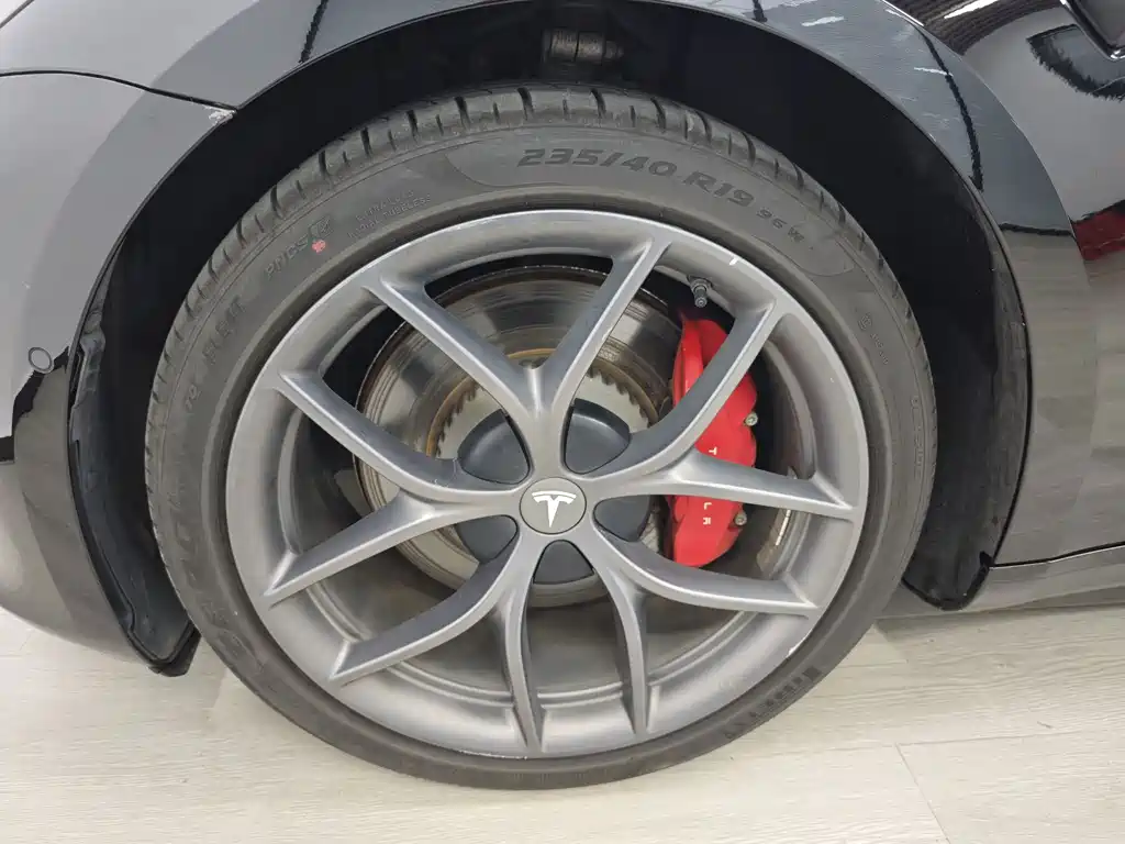 Tesla Model 3 — миниатюра 49