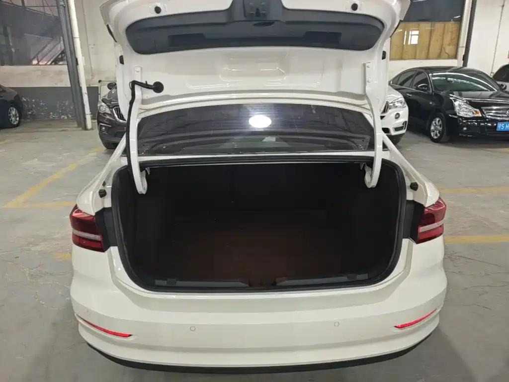 Volkswagen Lavida — миниатюра 19