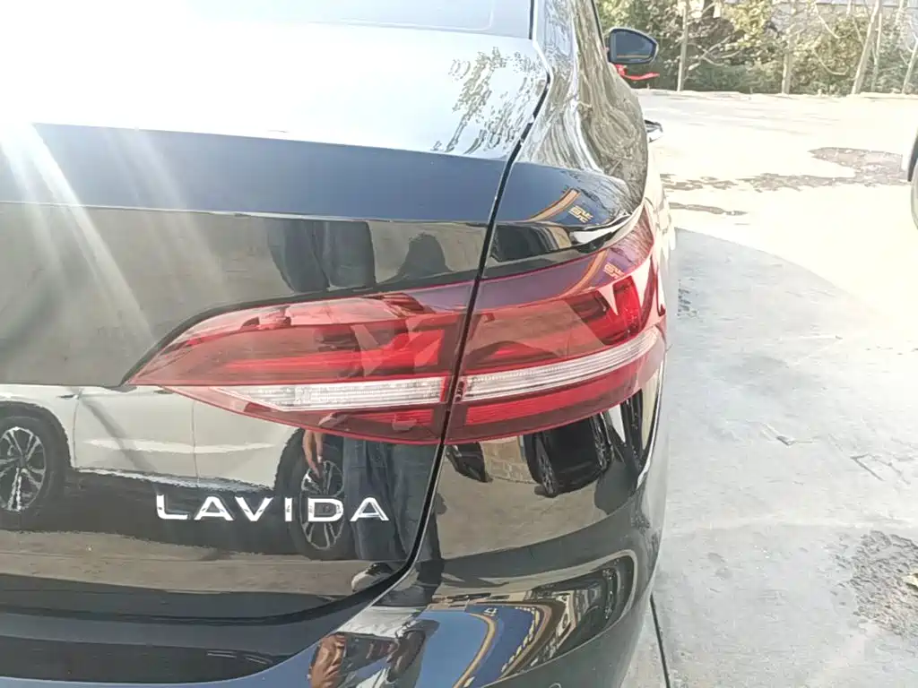 Volkswagen Lavida — миниатюра 8
