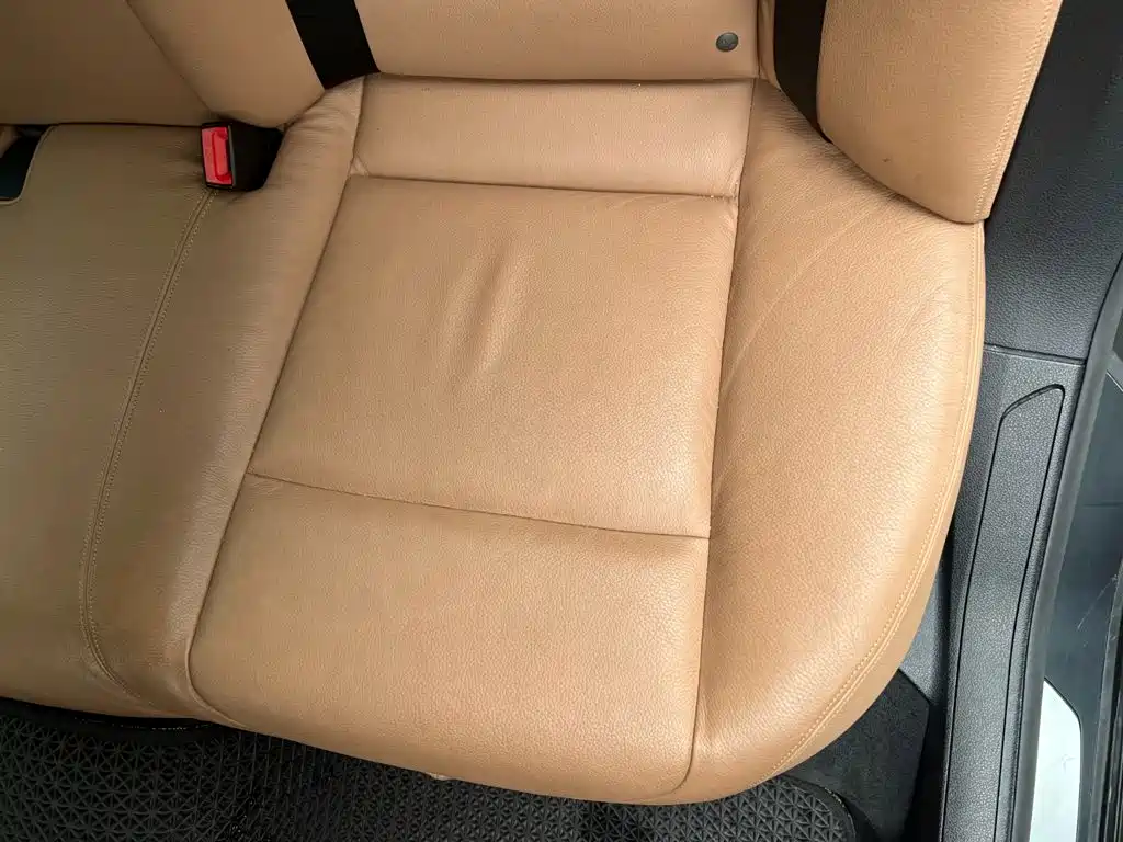 BMW 7 Series — миниатюра 17