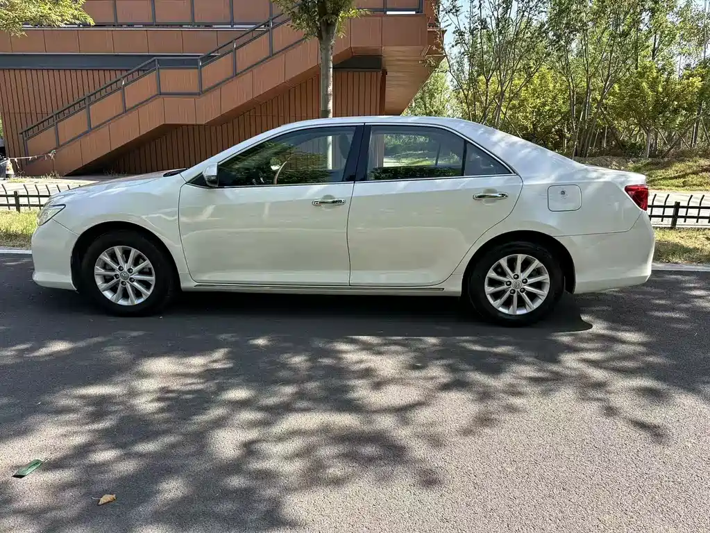 Toyota Camry — миниатюра 13