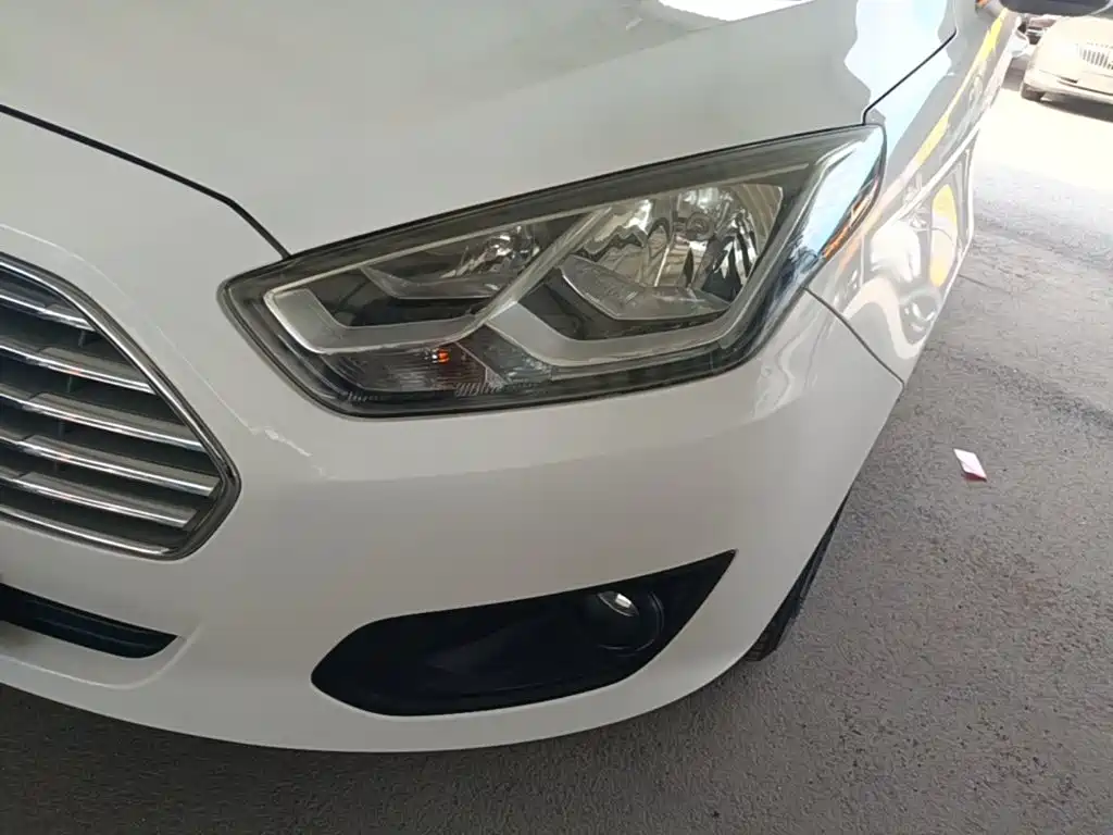 Ford Escort — миниатюра 24