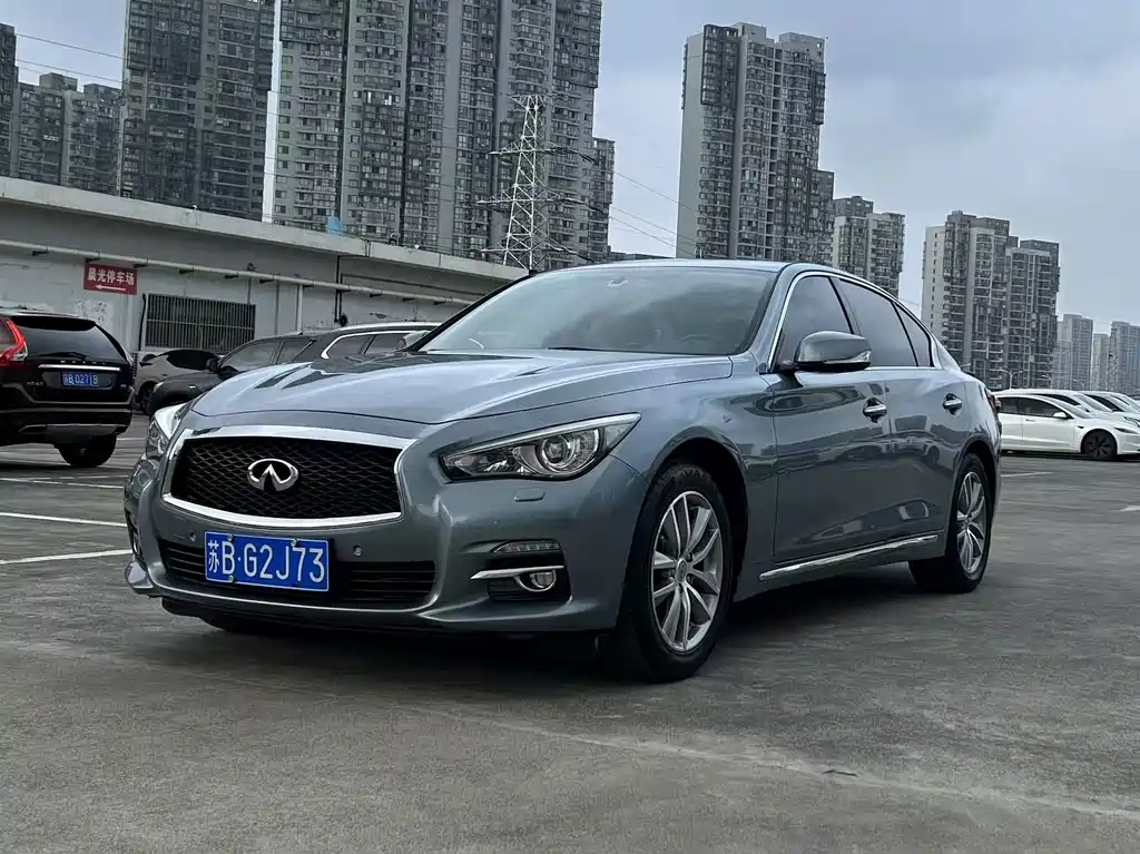 Infiniti Q50L