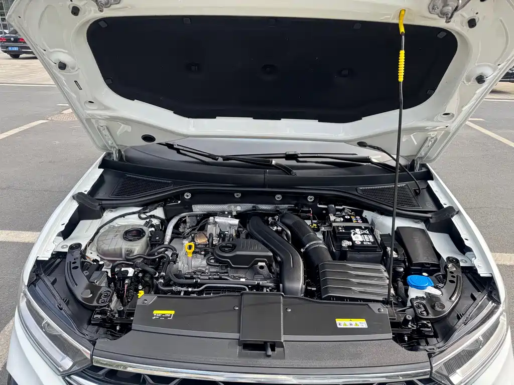 Volkswagen T-Roc — миниатюра 16