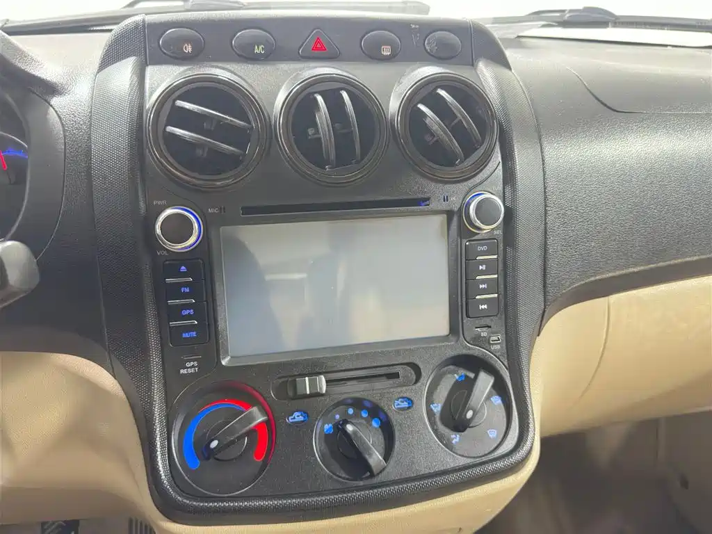 Wuling Hongguang — миниатюра 11