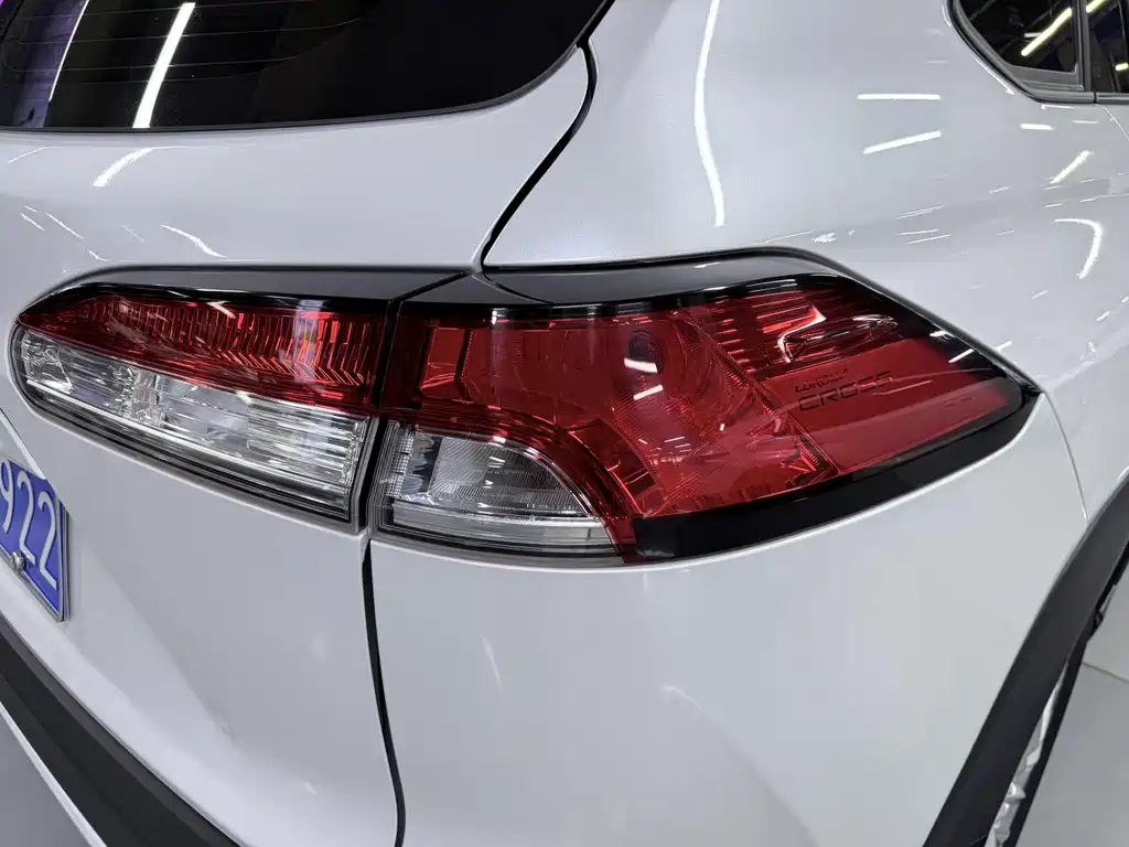 Toyota Corolla Cross — миниатюра 21