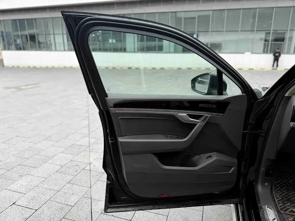 Volkswagen Touareg — миниатюра 7