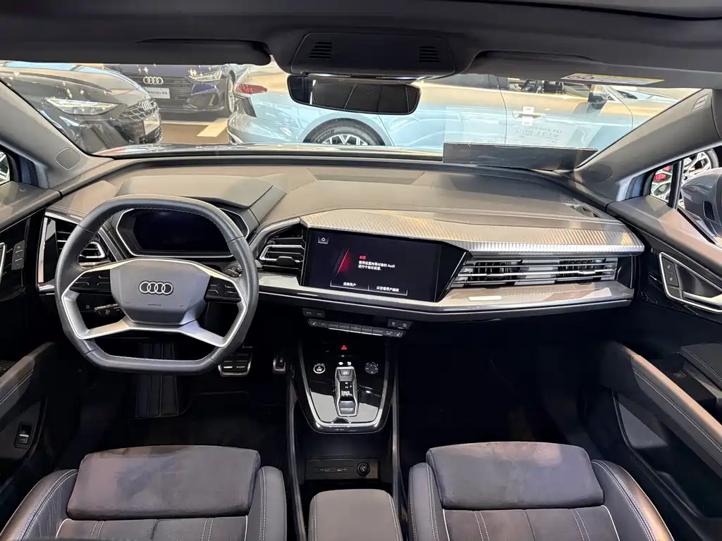 Audi Q4 e-tron — миниатюра 7