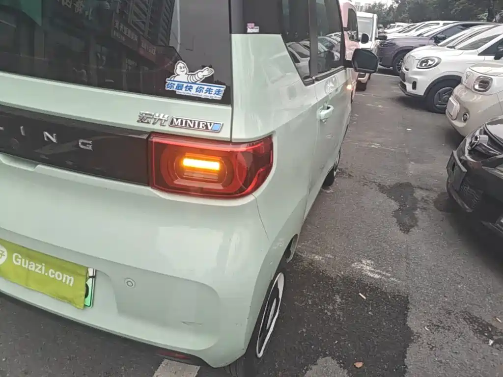 Wuling MINIEV — миниатюра 8