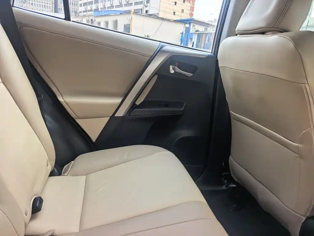 Toyota RAV4 2015 2.0L CVT