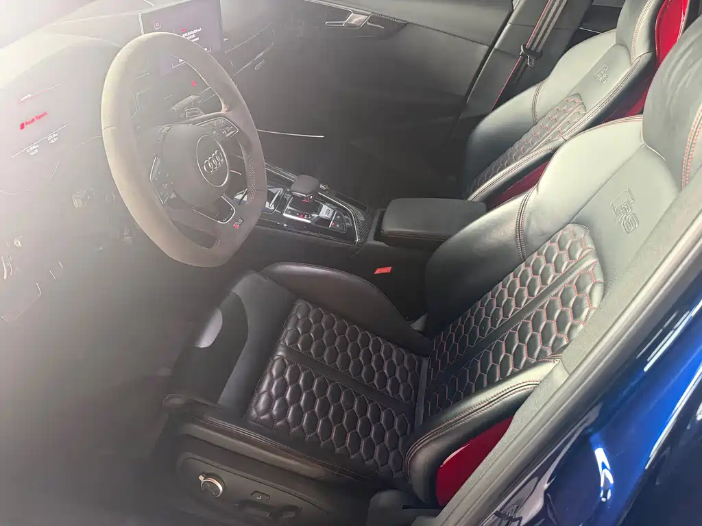 Audi RS 4 — миниатюра 3