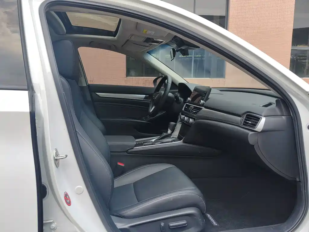 Honda Accord — миниатюра 11