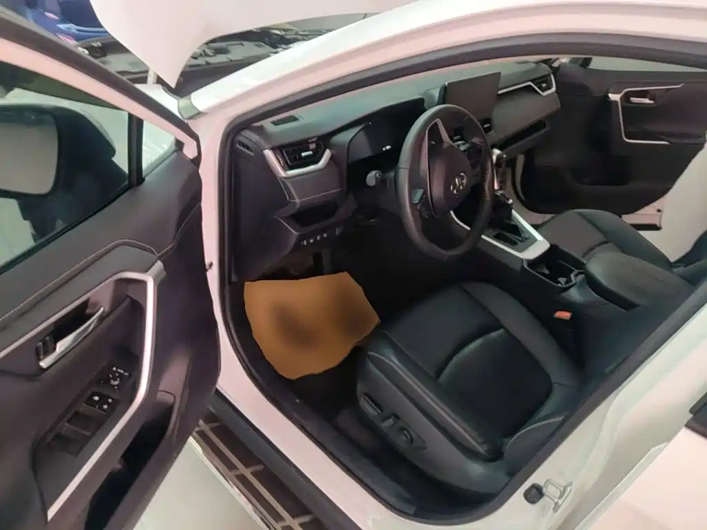 Toyota RAV4 — миниатюра 16