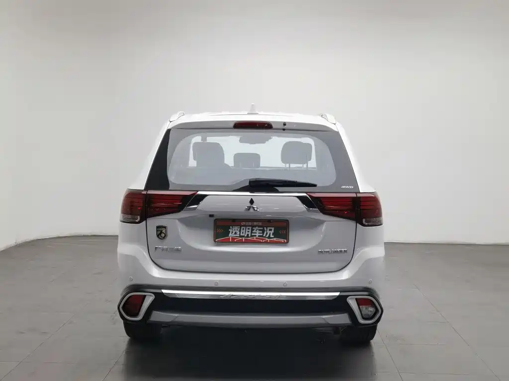 Mitsubishi Outlander — миниатюра 4