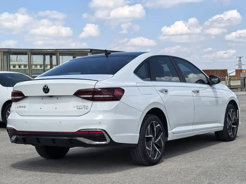 Volkswagen Lavida — миниатюра 4