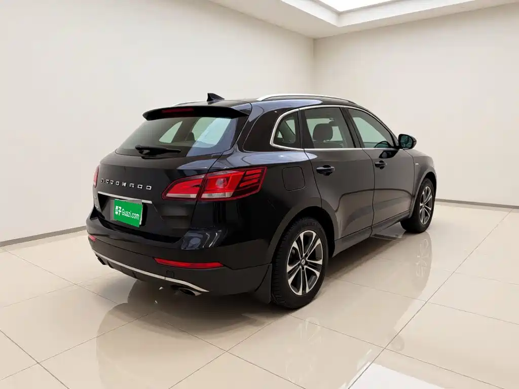 Borgward BX7 — миниатюра 6