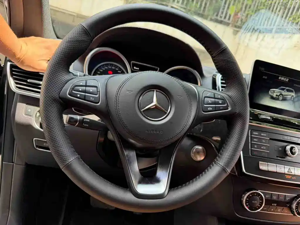 Mercedes-Benz GLS — миниатюра 14