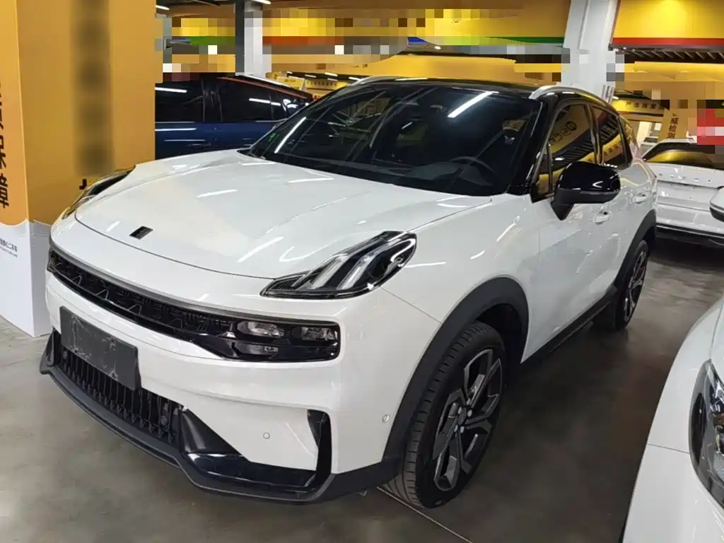 Lynk & Co 06