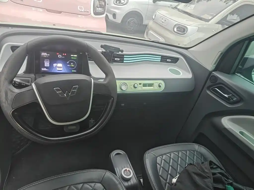 Wuling MINIEV — миниатюра 10