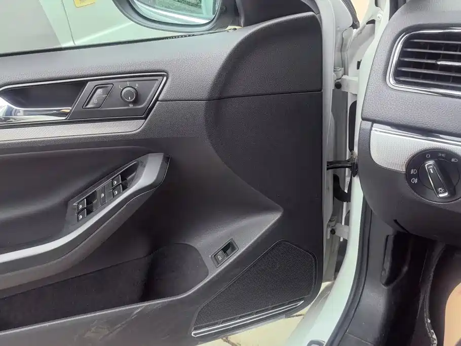 Volkswagen Sagitar 2018 280TSI DSG Comfort
