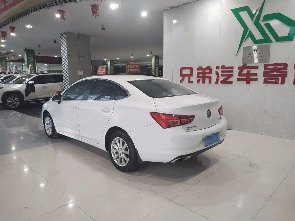Buick Verano — миниатюра 12