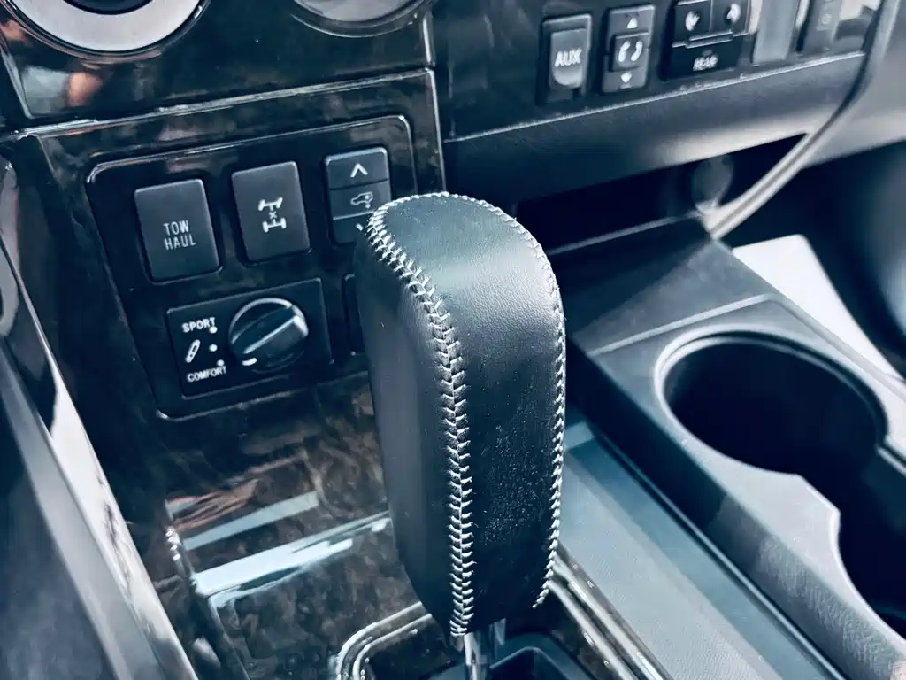 Toyota Sequoia 2016 5.7L