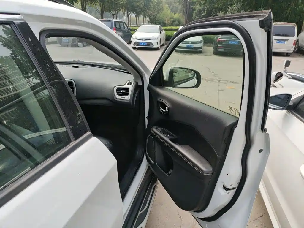Jeep Compass — миниатюра 19