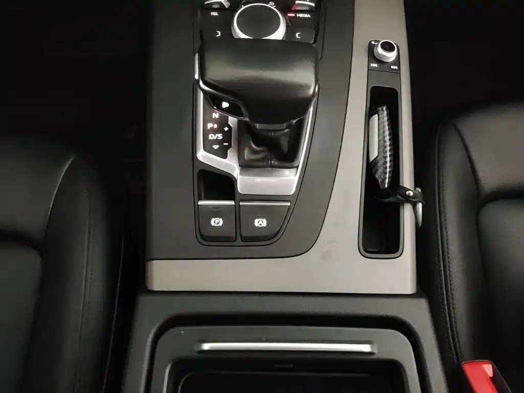 Audi Q5L — миниатюра 14