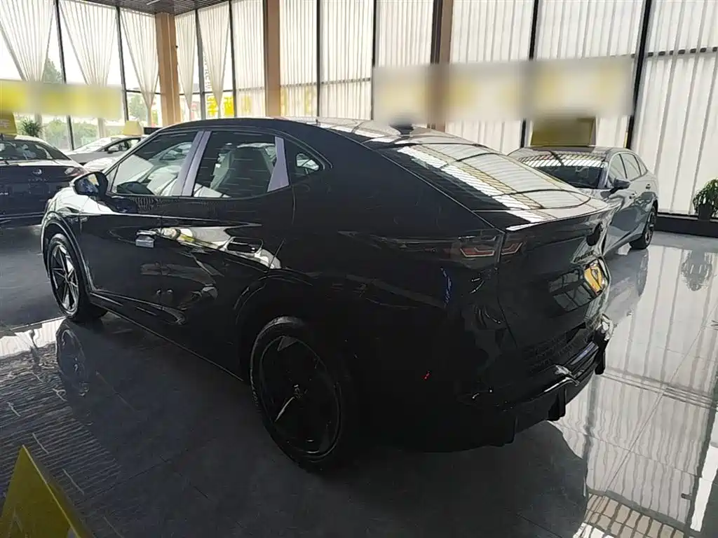 Volkswagen 06 2025 Pure