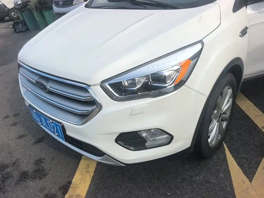 Ford Kuga — миниатюра 24