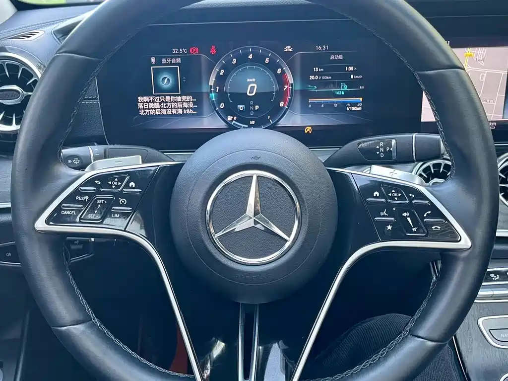 Mercedes-Benz E-Class — миниатюра 8