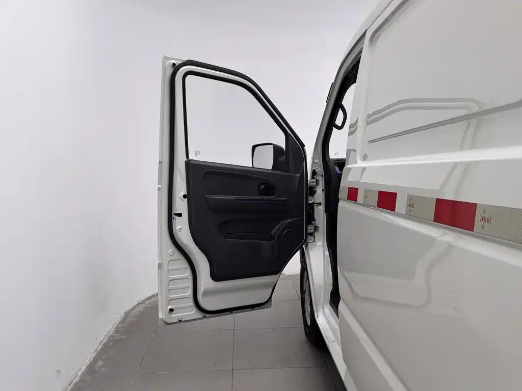 Dongfeng EM27 — миниатюра 8