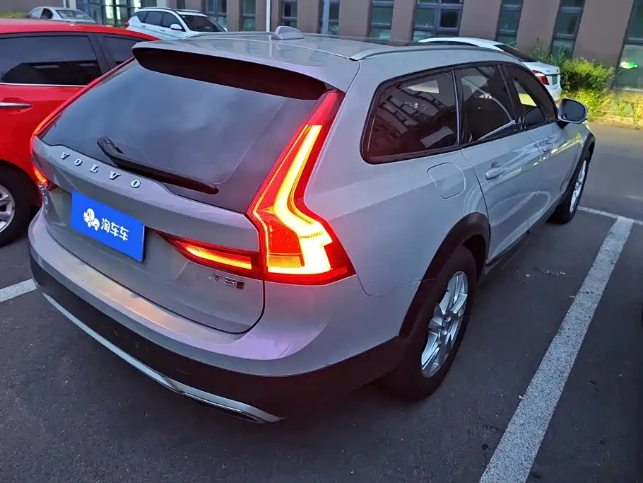 Volvo V90 — миниатюра 3